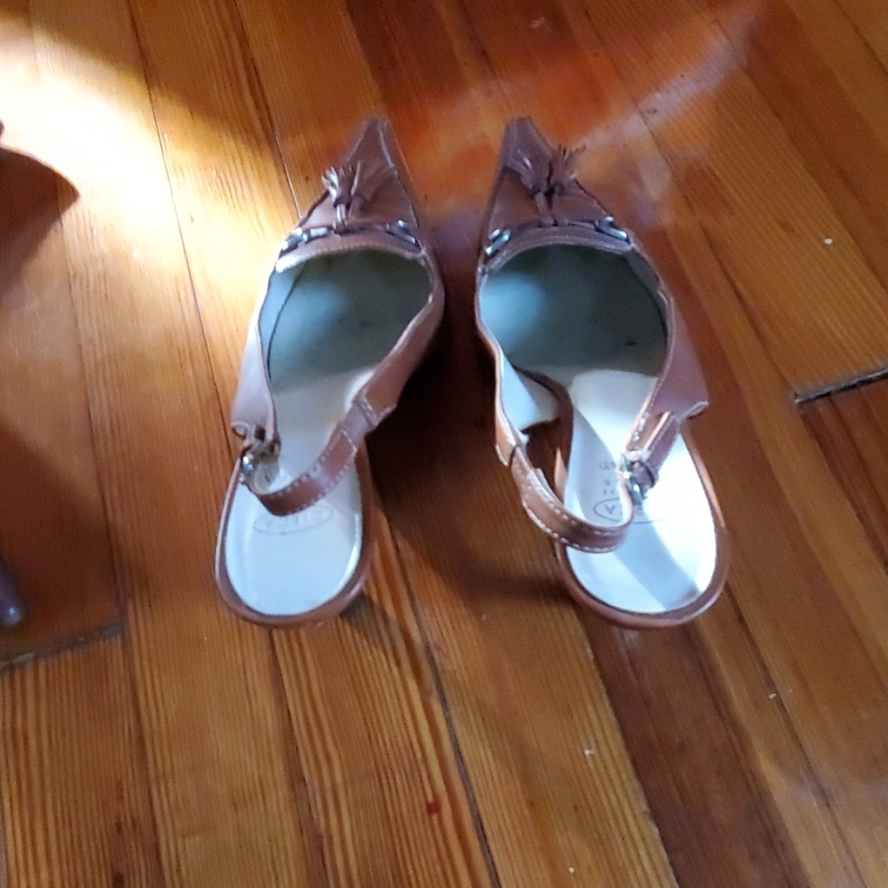 Joan & David shoes - Picture 3 of 6